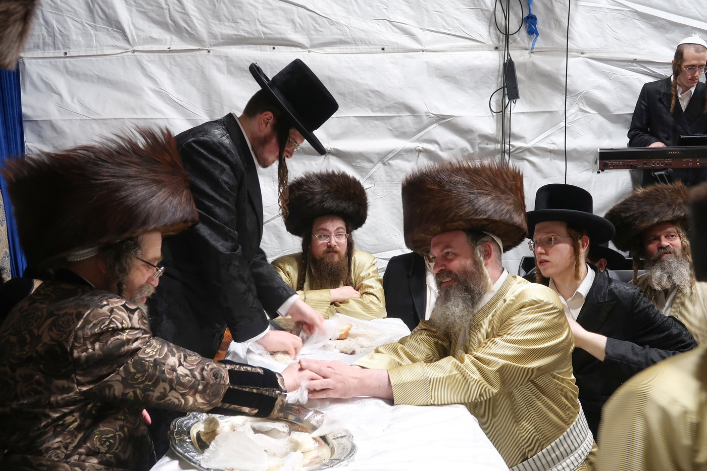 חג הסוכות בחצה"ק קרעטשניף סיגעט