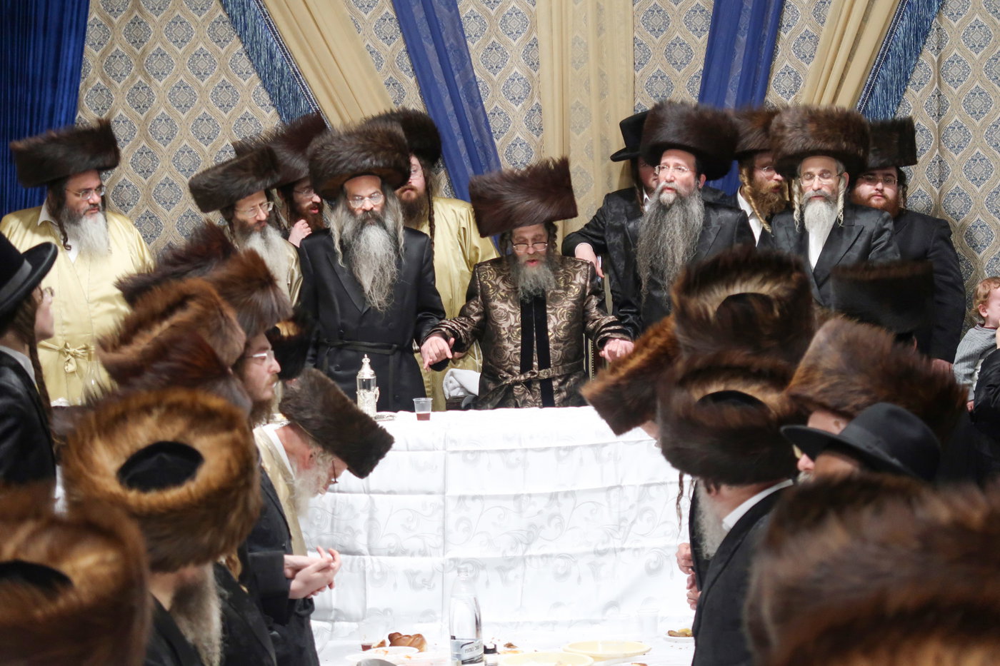 חג הסוכות בחצה"ק קרעטשניף סיגעט