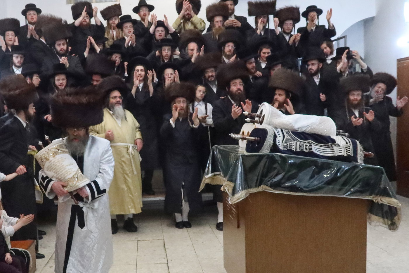 חג הסוכות בחצה"ק קרעטשניף סיגעט