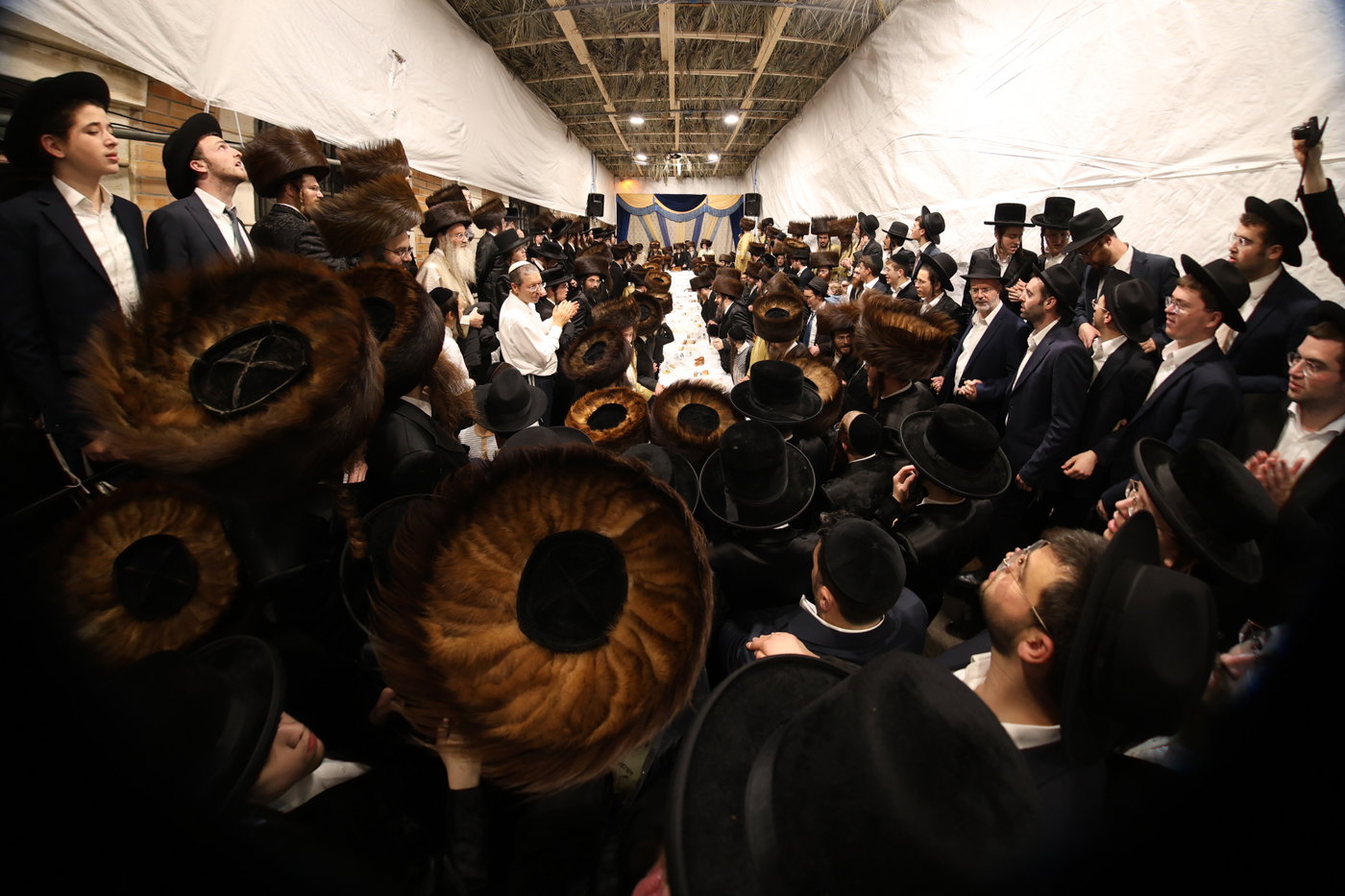 חג הסוכות בחצה"ק קרעטשניף סיגעט