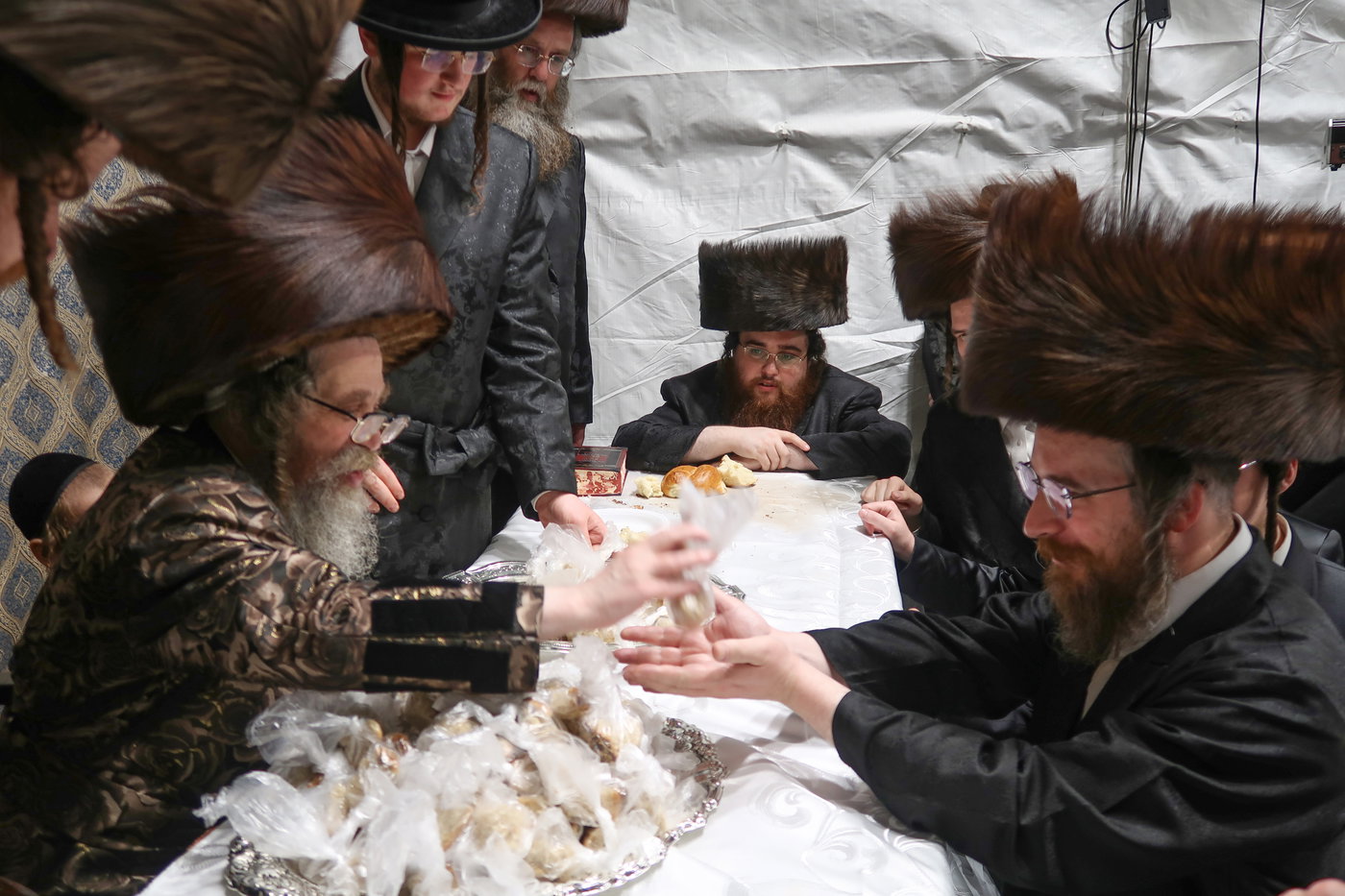 חג הסוכות בחצה"ק קרעטשניף סיגעט