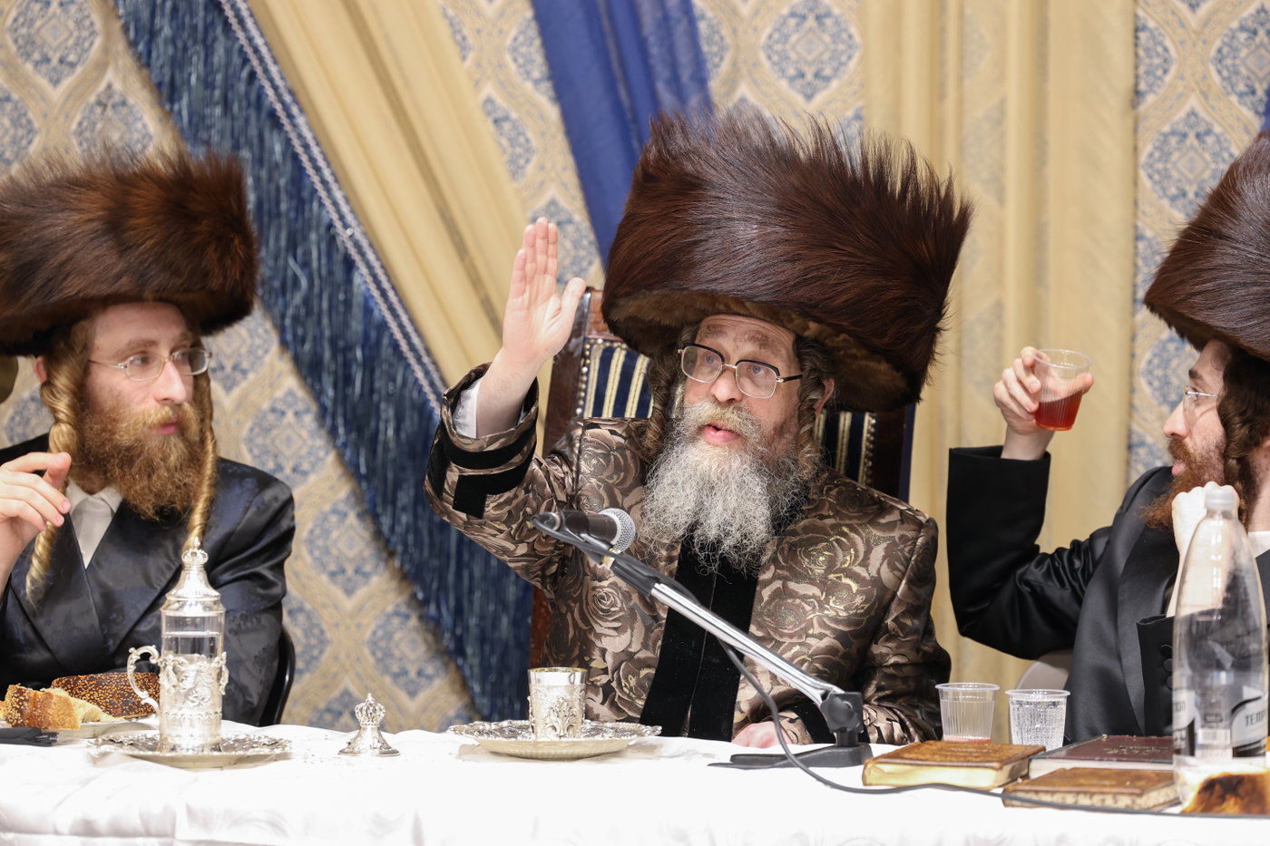 חג הסוכות בחצה"ק קרעטשניף סיגעט