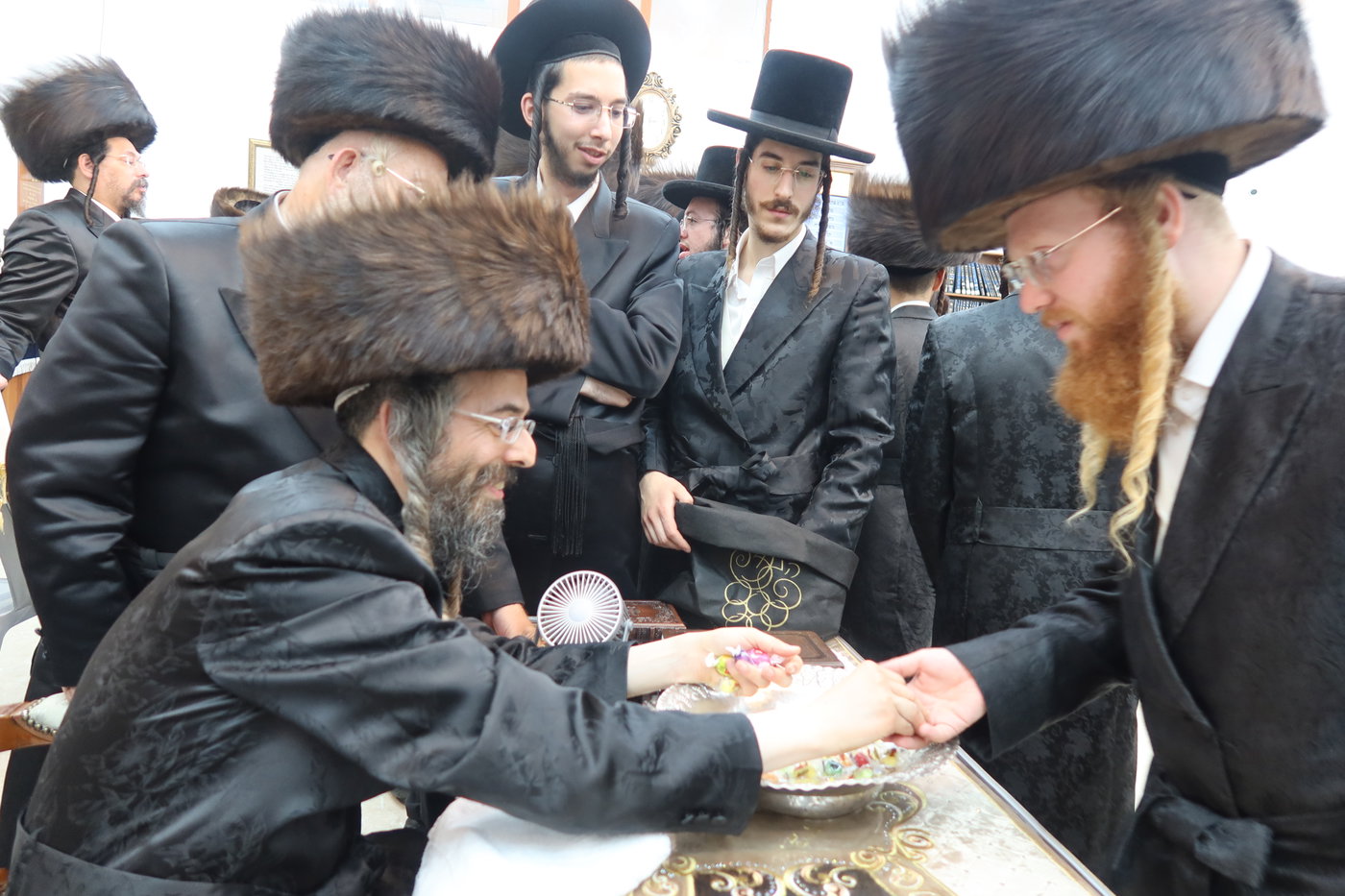 ירח האיתנים בחצה"ק זוועהיל
