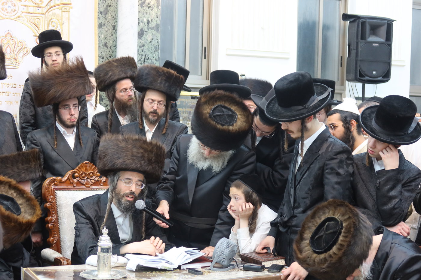 ירח האיתנים בחצה"ק זוועהיל