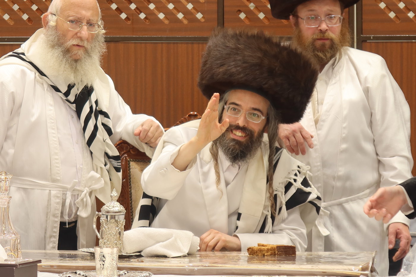 ירח האיתנים בחצה"ק זוועהיל