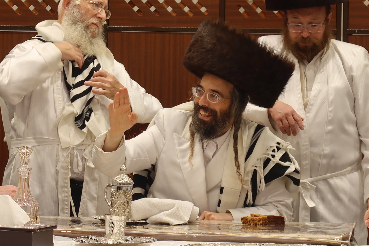 ירח האיתנים בחצה"ק זוועהיל
