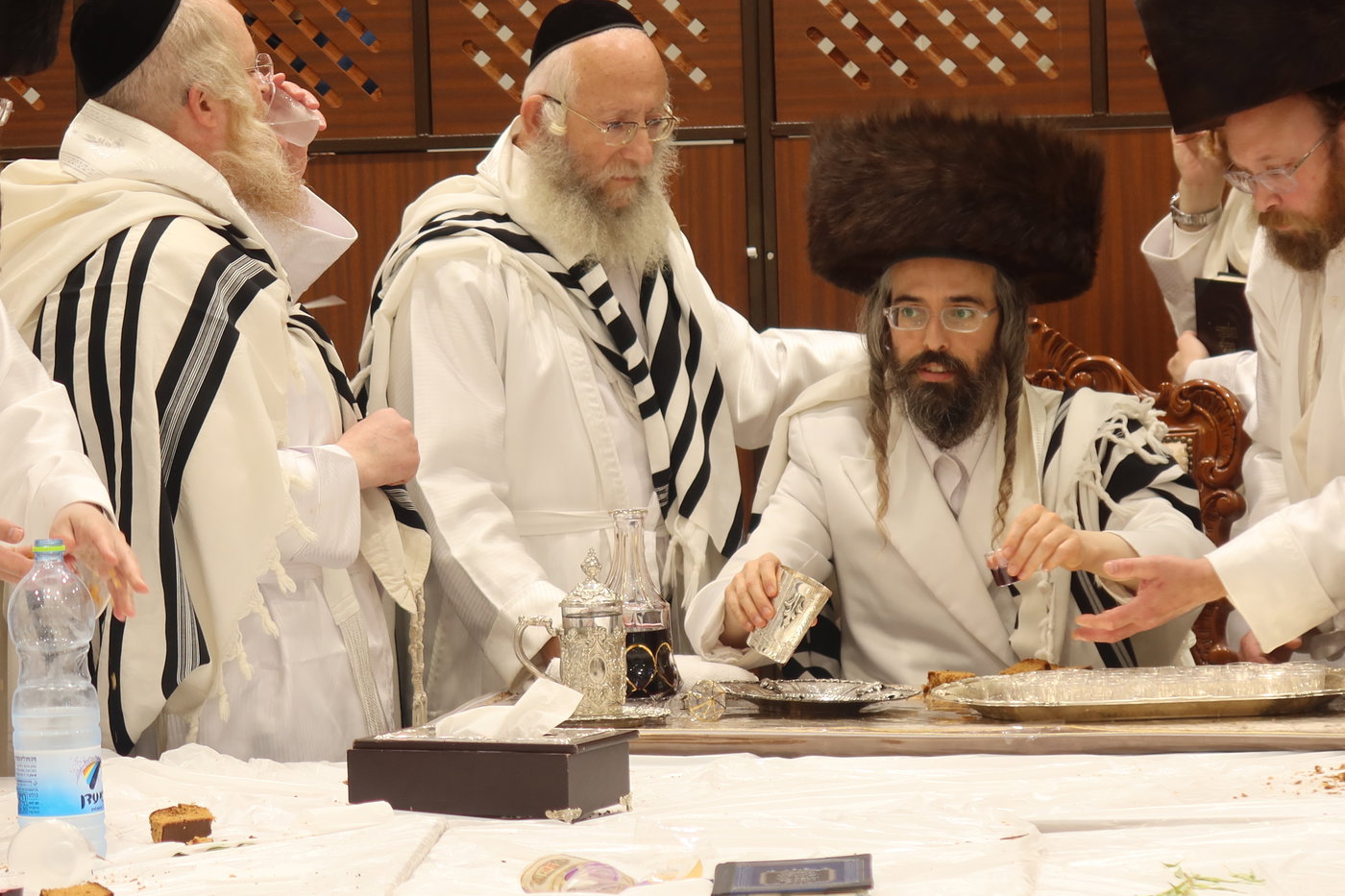 ירח האיתנים בחצה"ק זוועהיל