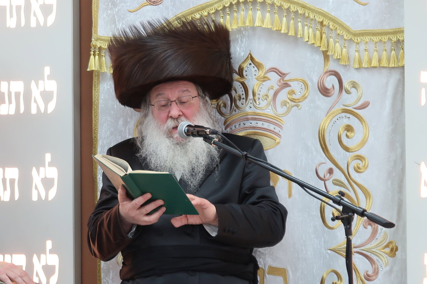 ירח האיתנים בחצה"ק נדבורנה