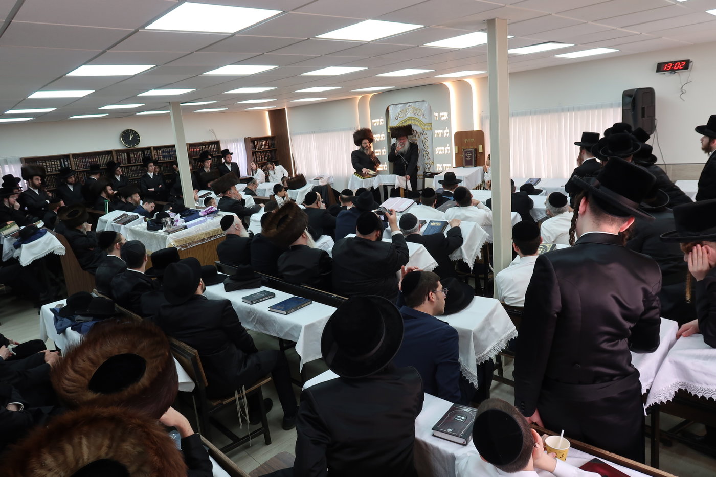ירח האיתנים בחצה"ק נדבורנה