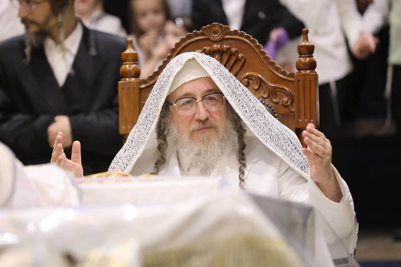 הקפות שניות בחצה"ק ביאלה ב"ב