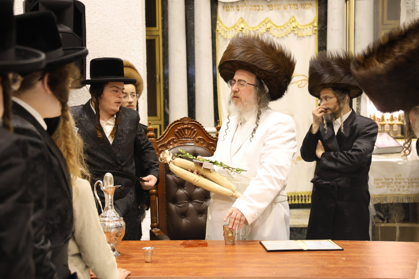 הקפות שניות בחצה"ק ביאלה ב"ב