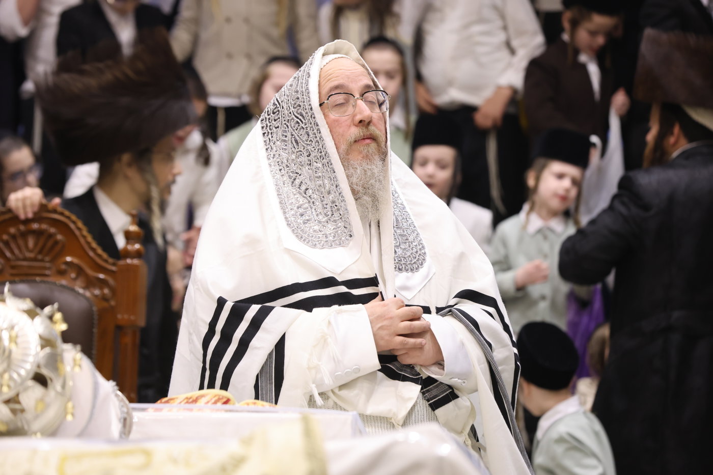 הקפות שניות בחצה"ק ביאלה ב"ב