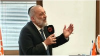 דרעי: "ראש המוסד סיפר לי שמתנדבים חרדים הצילו את חייו"