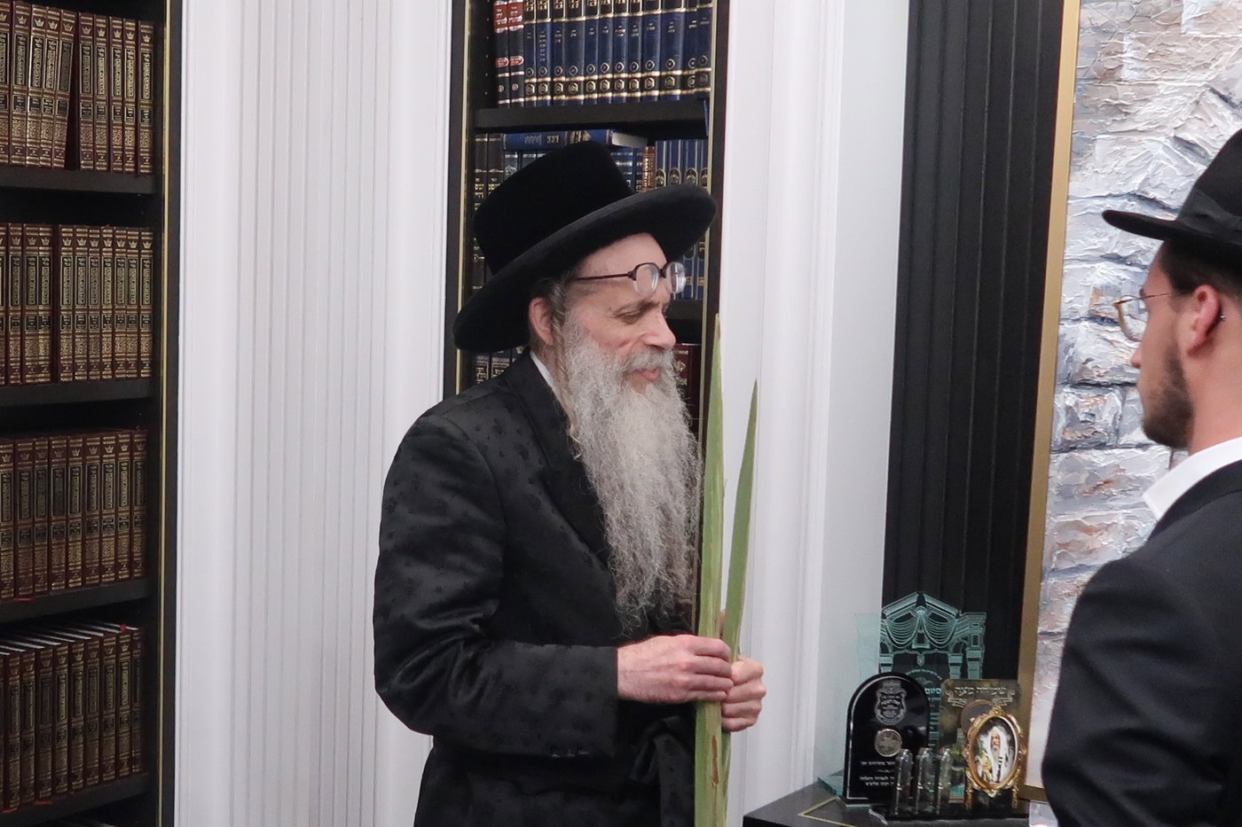 ימי החג בחצה"ק צאנז זוועהיל