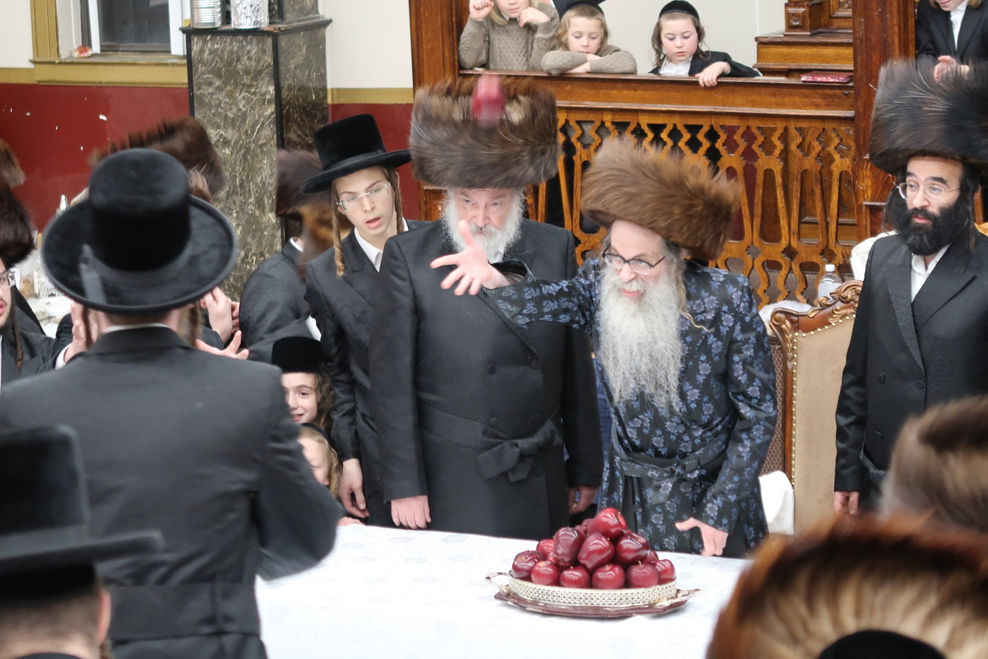 ימי החג בחצה"ק צאנז זוועהיל