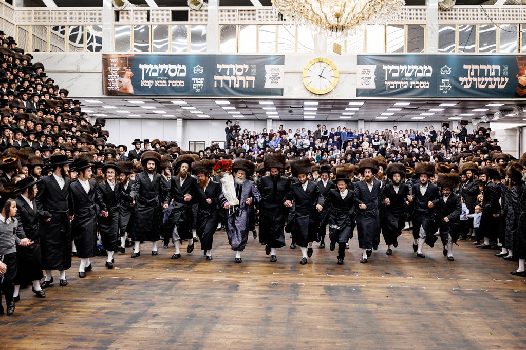 הכנסת ספר התורה בסאטמר