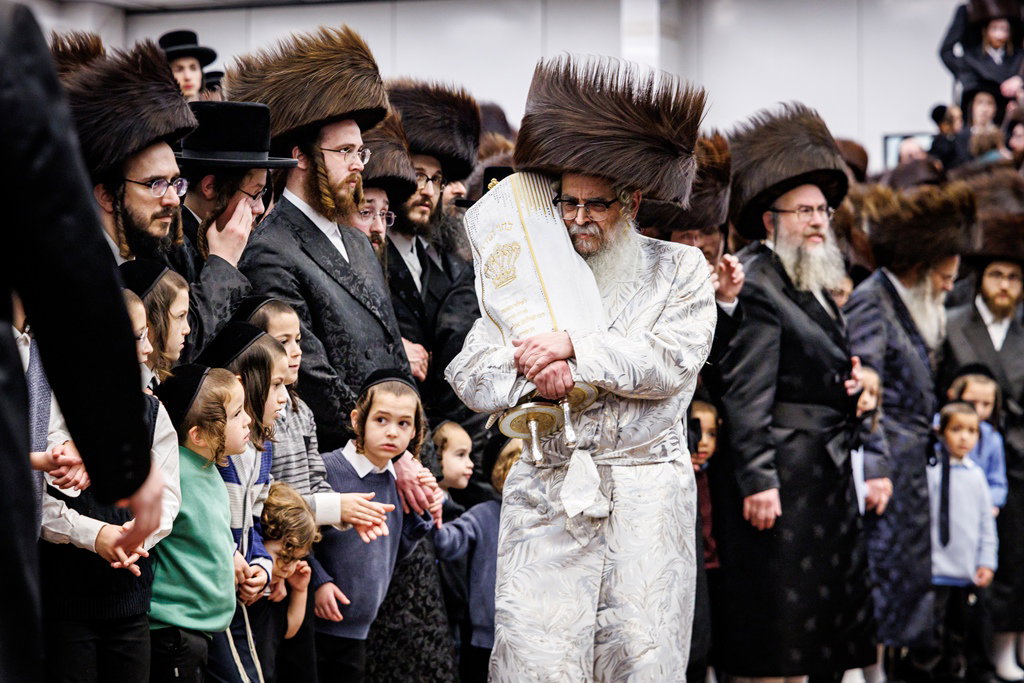 הכנסת ספר התורה בסאטמר