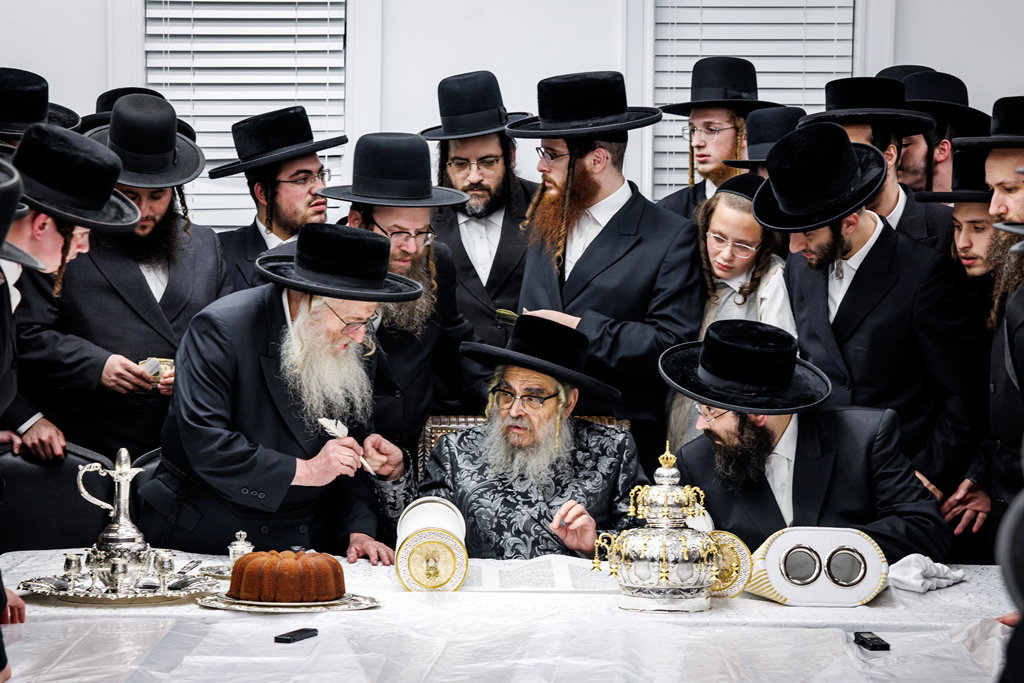 הכנסת ספר התורה בסאטמר