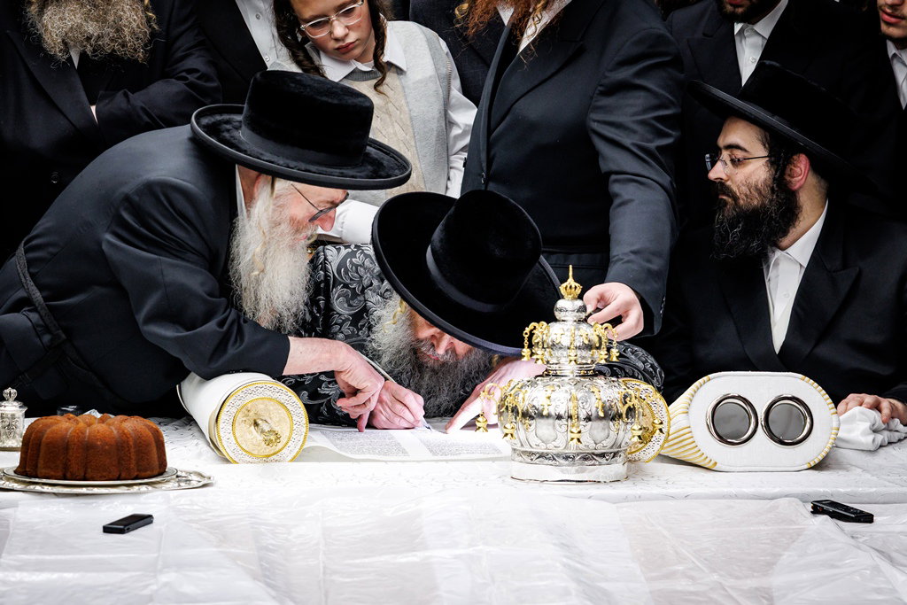הכנסת ספר התורה בסאטמר