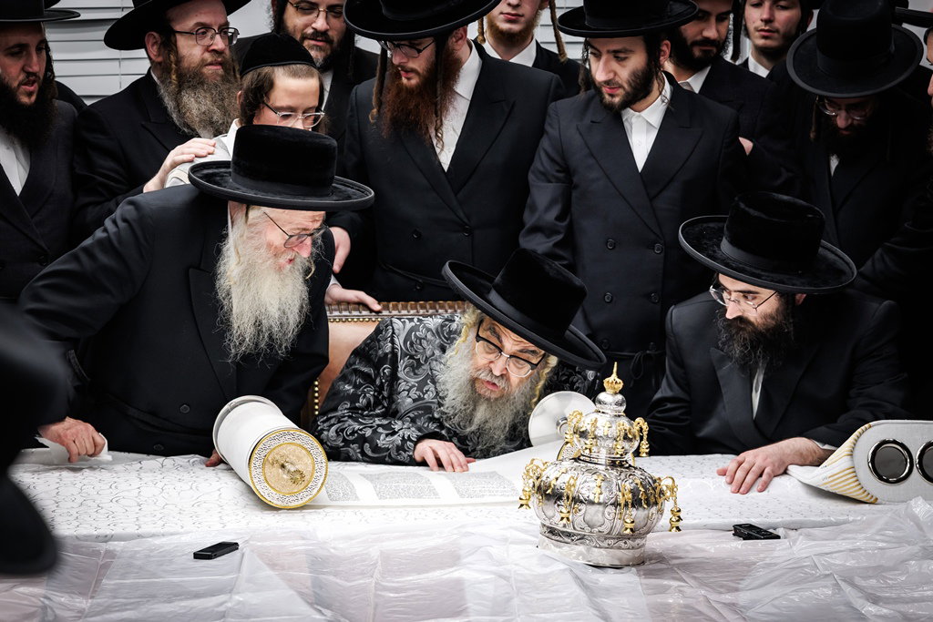 הכנסת ספר התורה בסאטמר