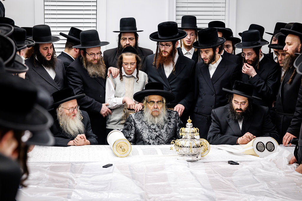 הכנסת ספר התורה בסאטמר