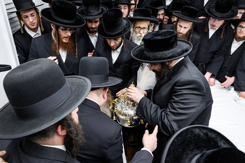 הכנסת ספר התורה בסאטמר