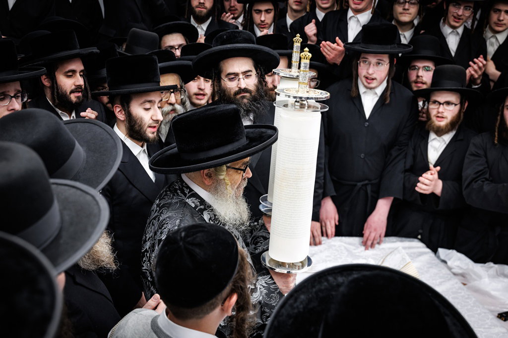 הכנסת ספר התורה בסאטמר