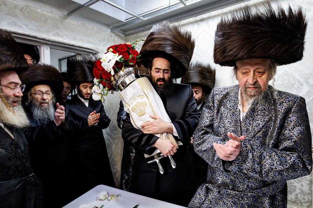 הכנסת ספר התורה בסאטמר