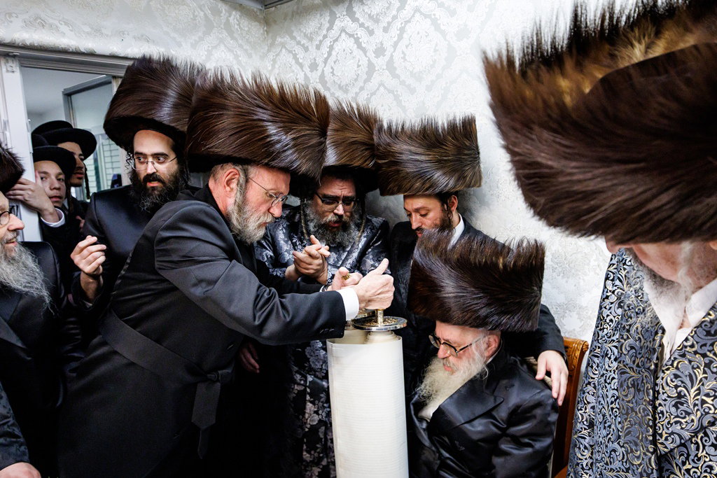 הכנסת ספר התורה בסאטמר
