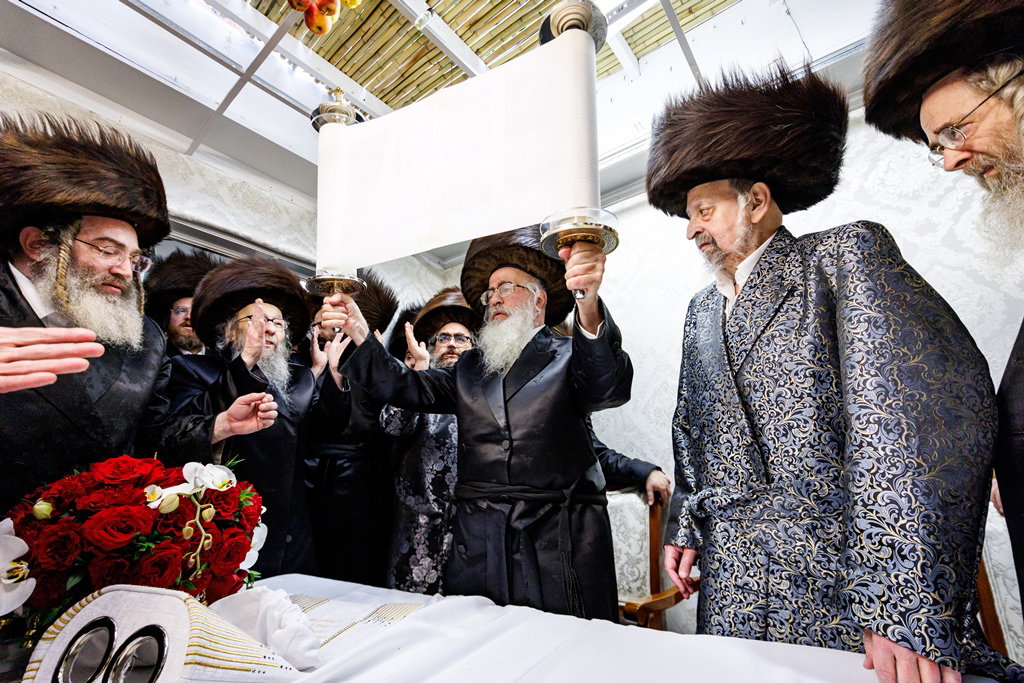 הכנסת ספר התורה בסאטמר