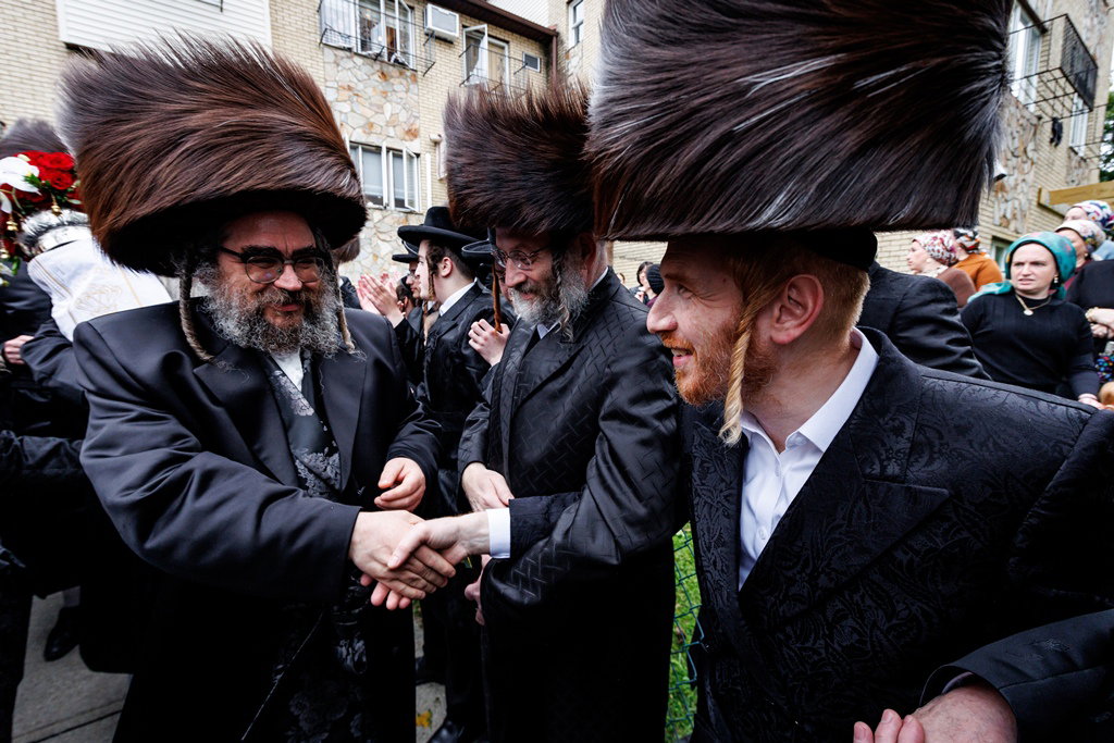 הכנסת ספר התורה בסאטמר