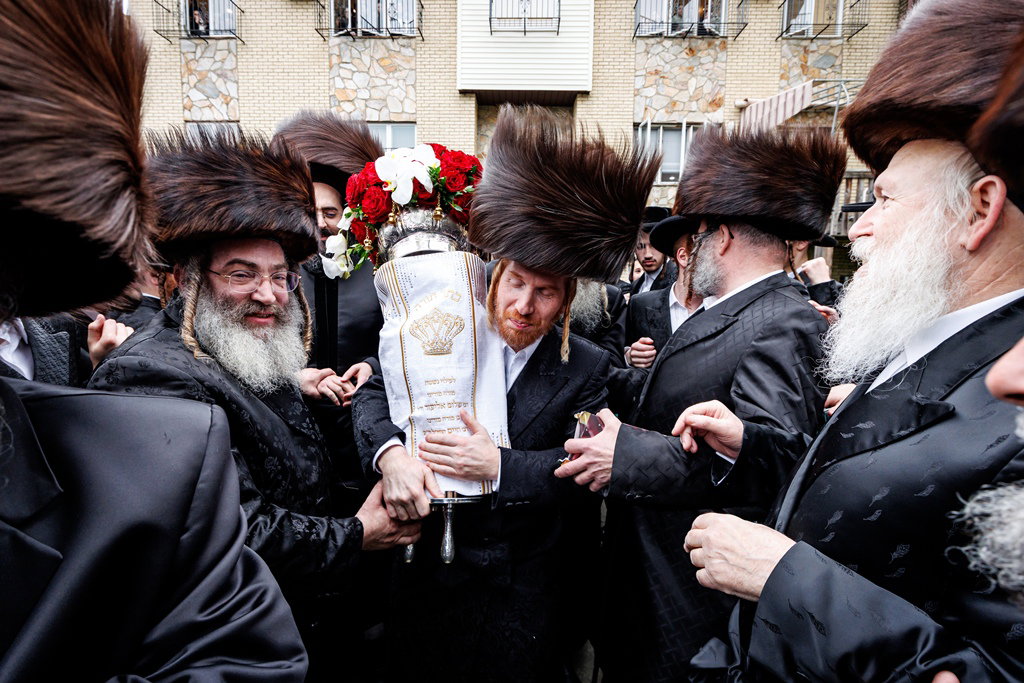 הכנסת ספר התורה בסאטמר