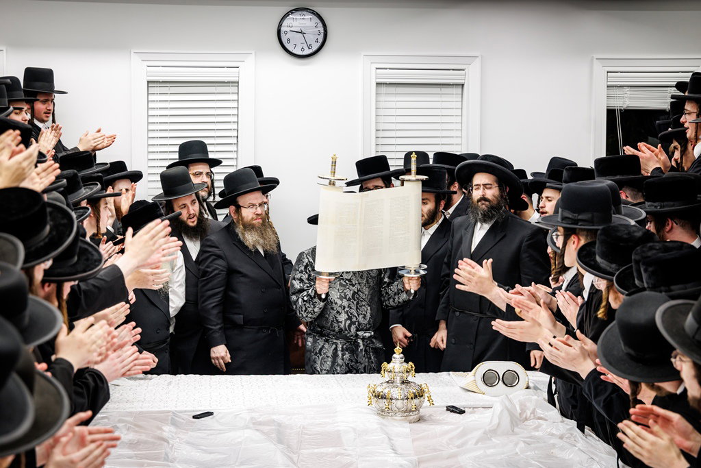הכנסת ספר התורה בסאטמר