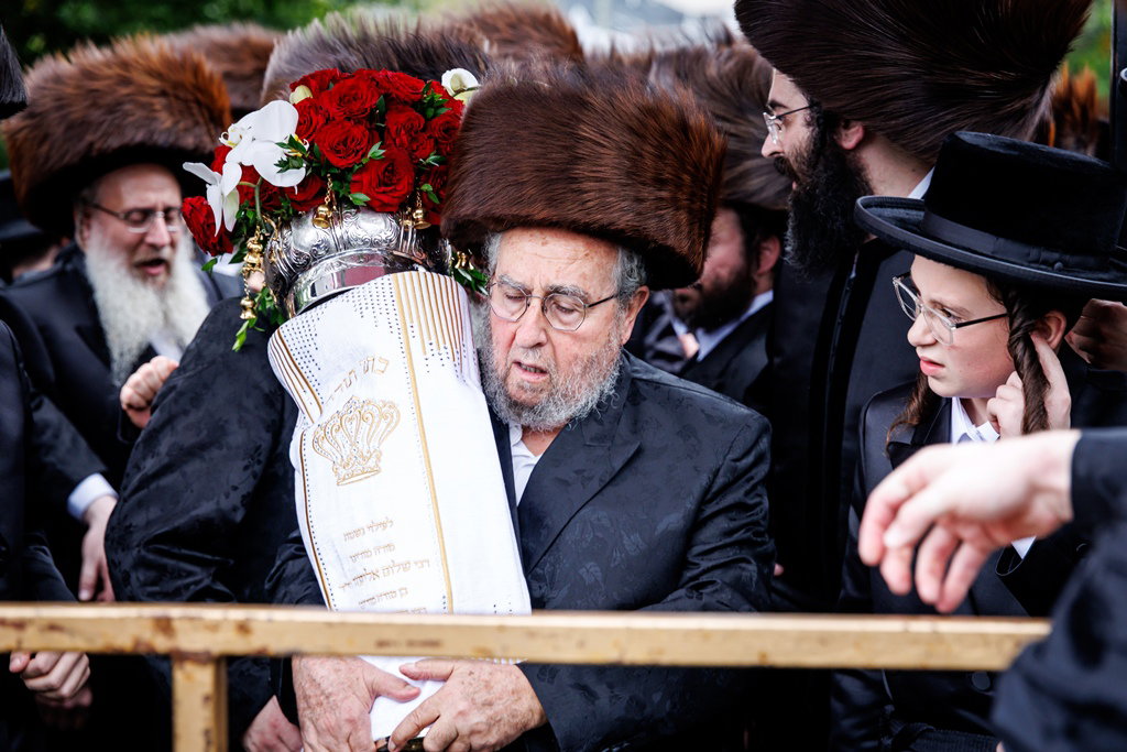 הכנסת ספר התורה בסאטמר