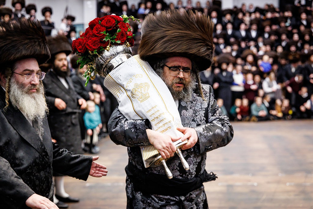 הכנסת ספר התורה בסאטמר