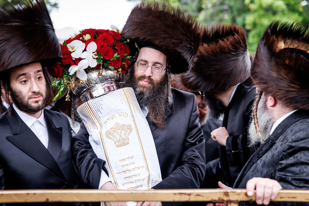 הכנסת ספר התורה בסאטמר