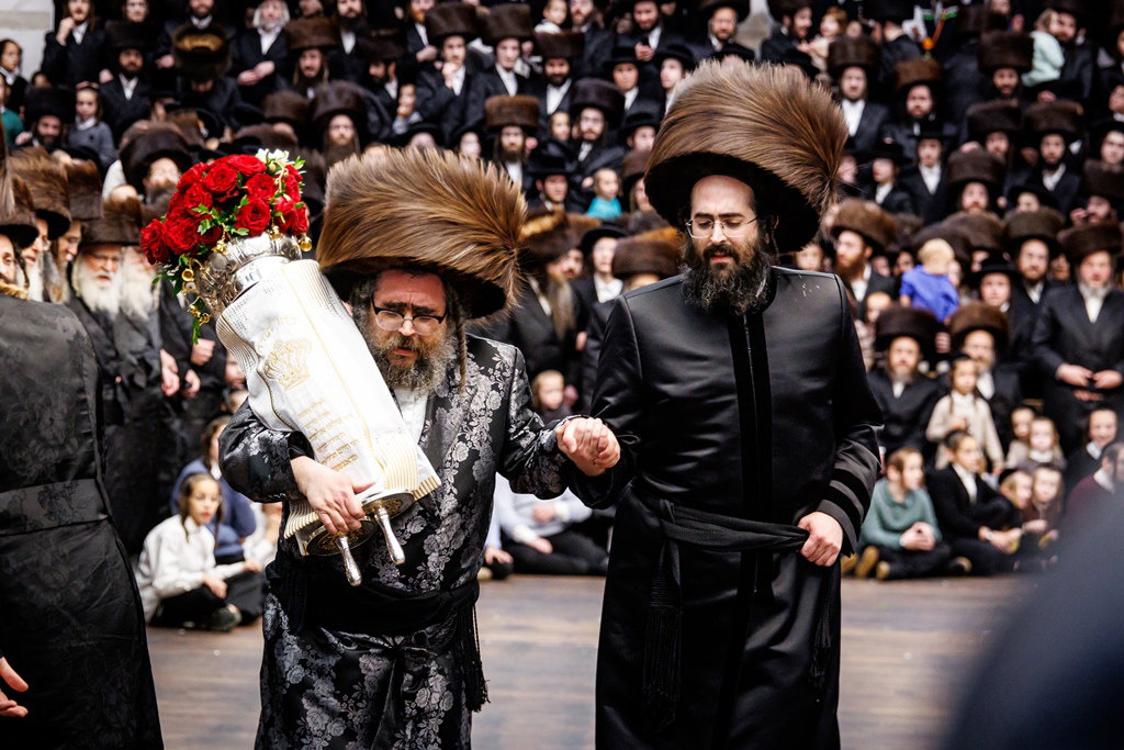 הכנסת ספר התורה בסאטמר