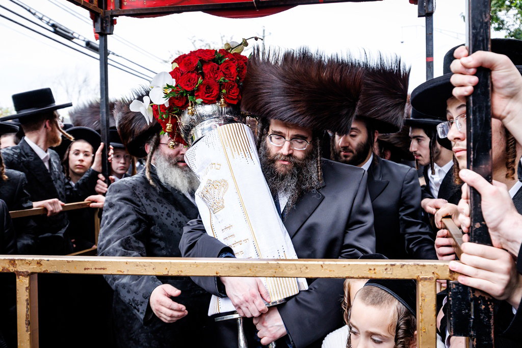 הכנסת ספר התורה בסאטמר