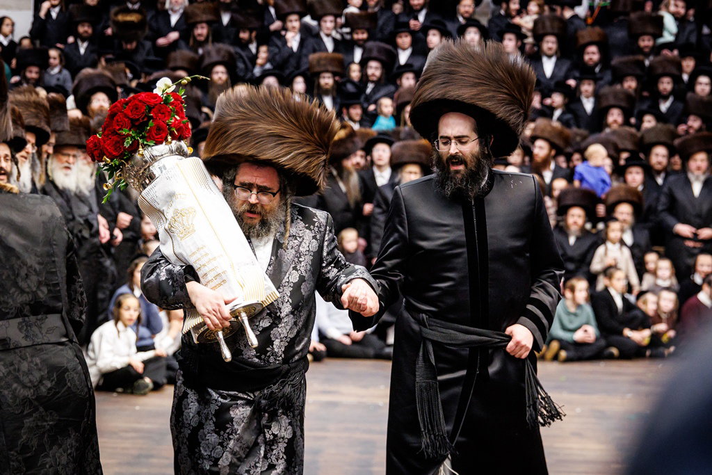 הכנסת ספר התורה בסאטמר