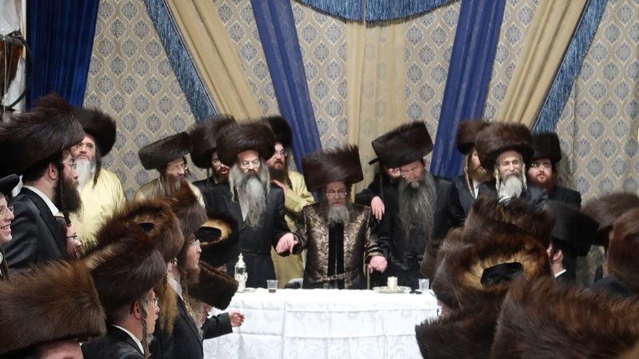 חג הסוכות בחצה"ק קרעטשניף סיגעט