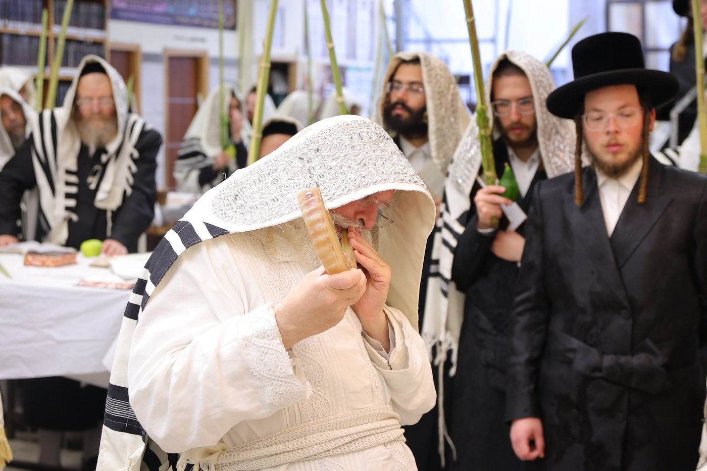 ירח האיתנים בחצה"ק נדבורנה ירושלים