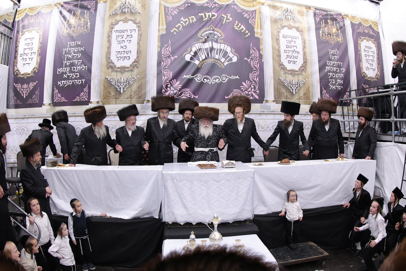 ירח האיתנים בחצה"ק נדבורנה ירושלים
