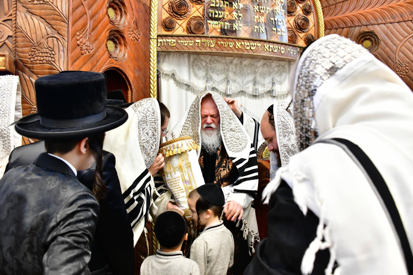 האדמו"ר מפרמישלאן בנענועים