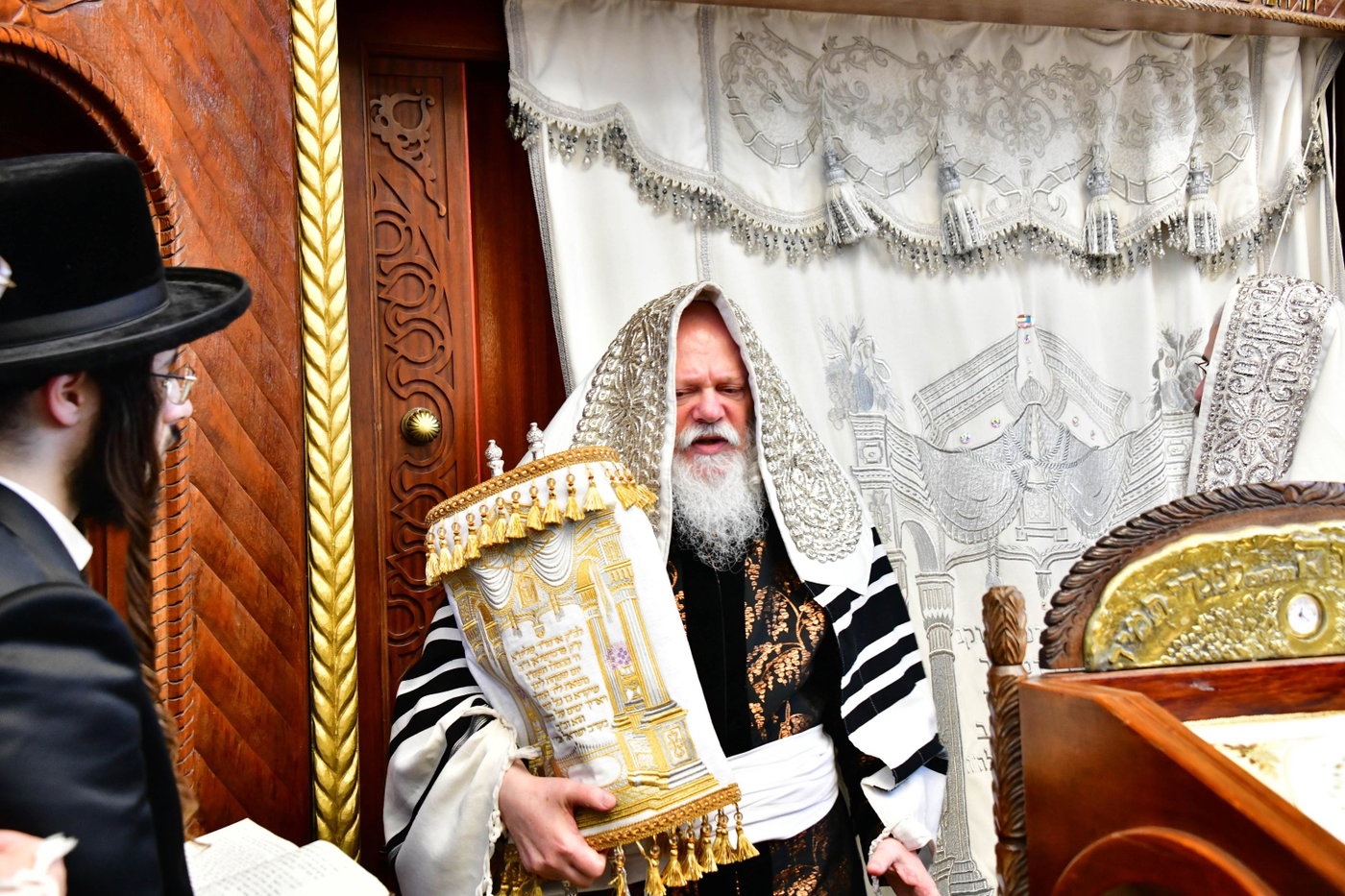 האדמו"ר מפרמישלאן בנענועים