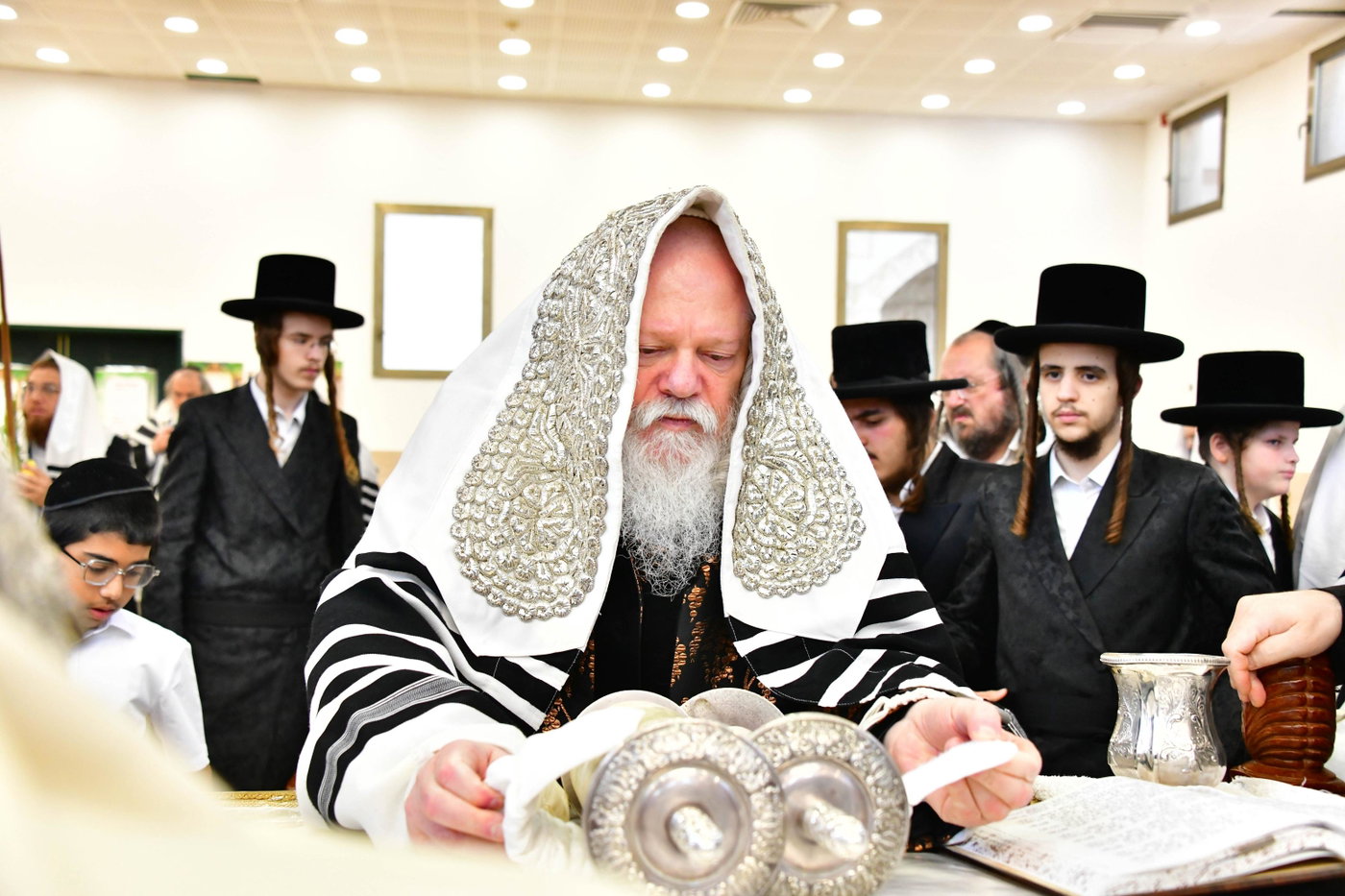 האדמו"ר מפרמישלאן בנענועים