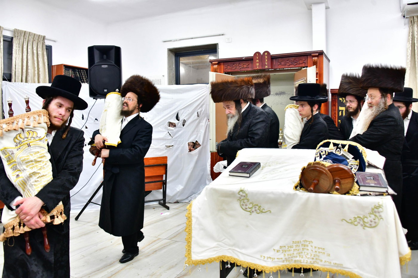 הקפות שניות בחצה"ק זוועהיל