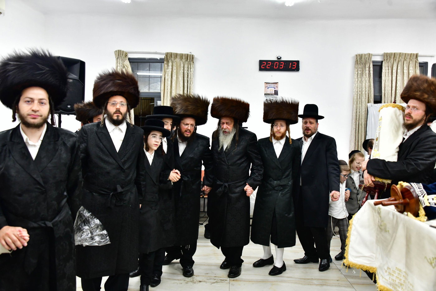 הקפות שניות בחצה"ק זוועהיל