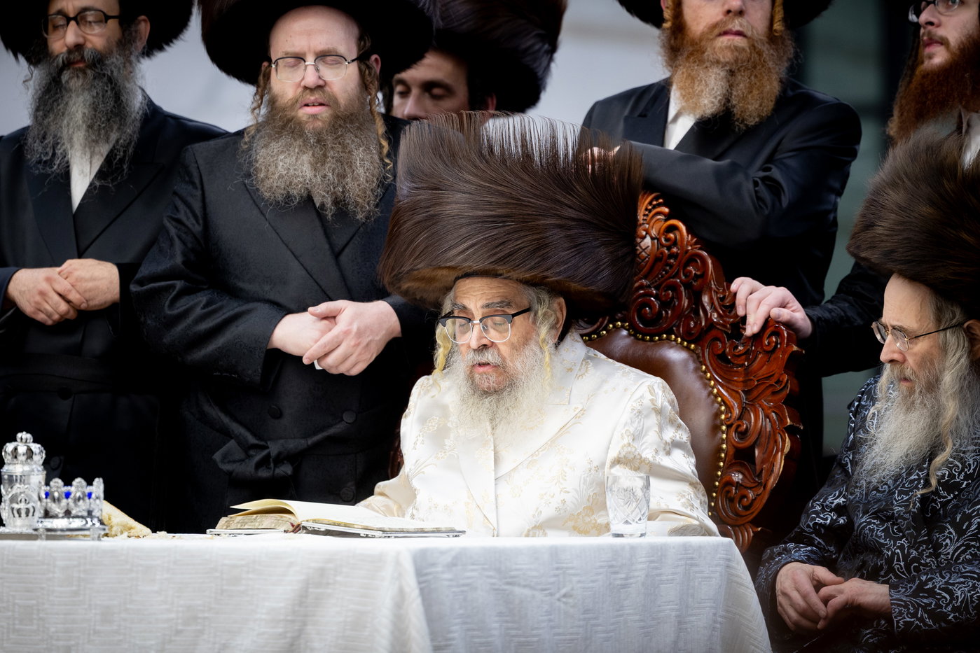 מוצאי שמחת תורה בחצה"ק סאטמר