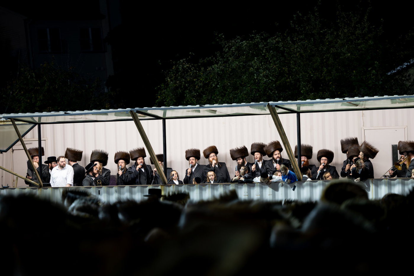 מוצאי שמחת תורה בחצה"ק סאטמר