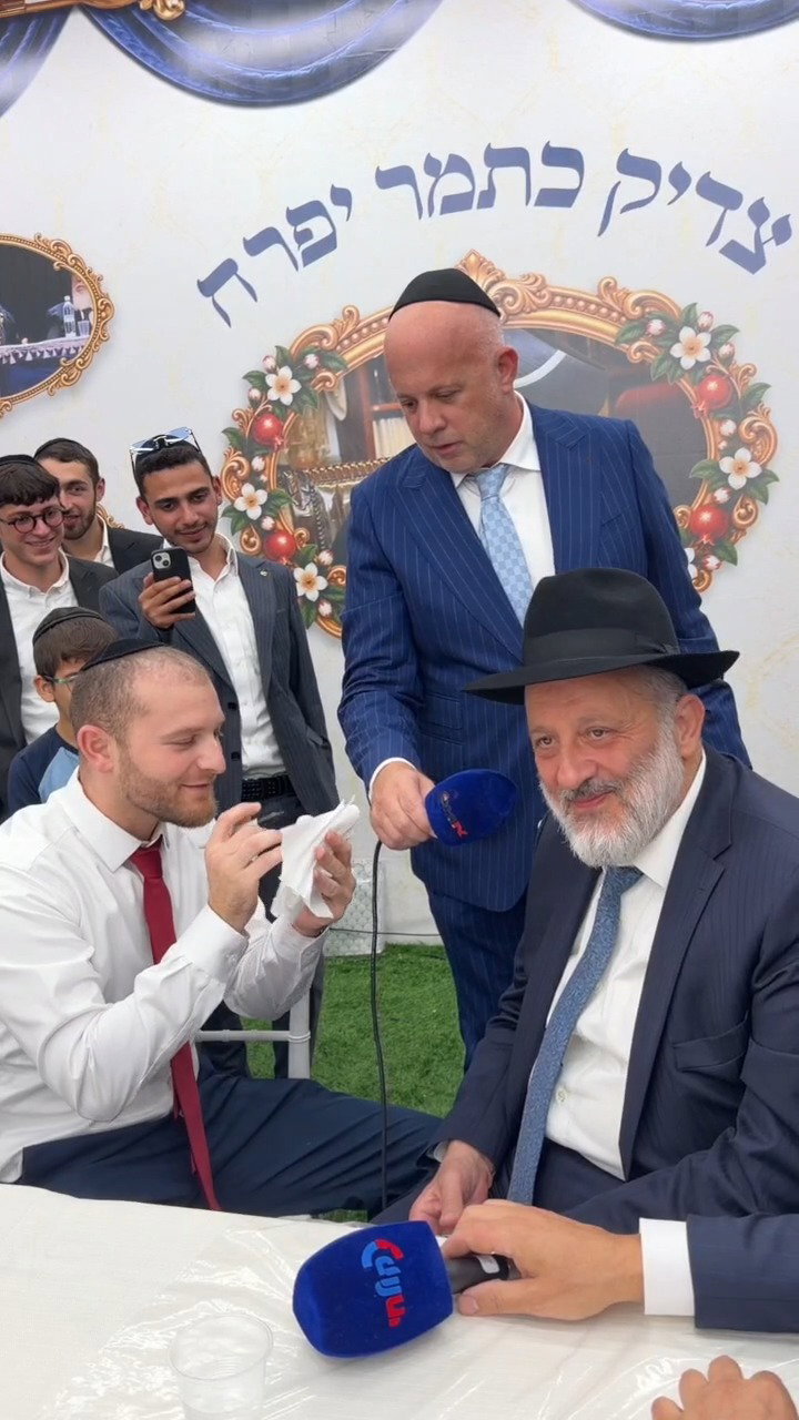 זופניק: מני הולנדר מפתיע את אריה דרעי